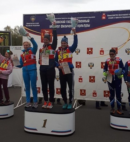 Тюменки выиграли эстафету Первенства России по биатлону среди девушек 17-18 лет