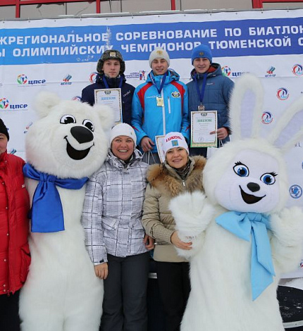 Соревнования по биатлону в необычном формате прошли в Тюмени