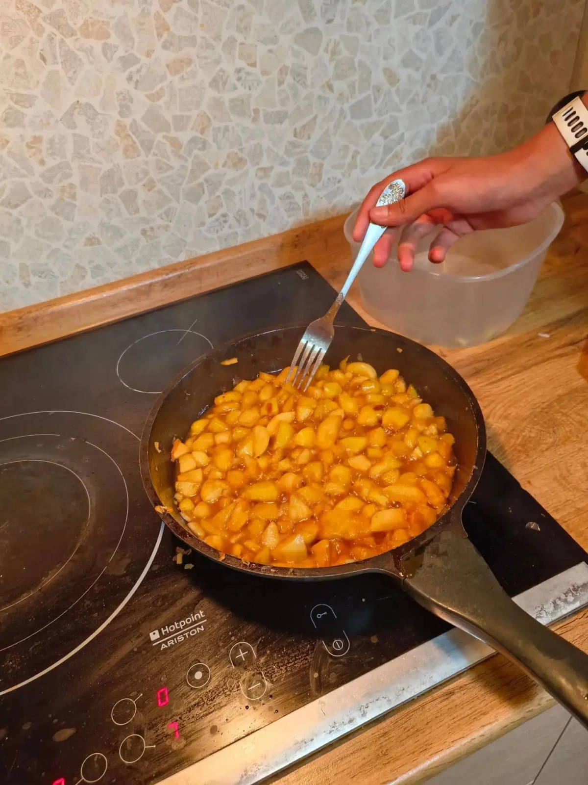 Где лучшая шарлотка? В ОСШОР Луизы Носковой!