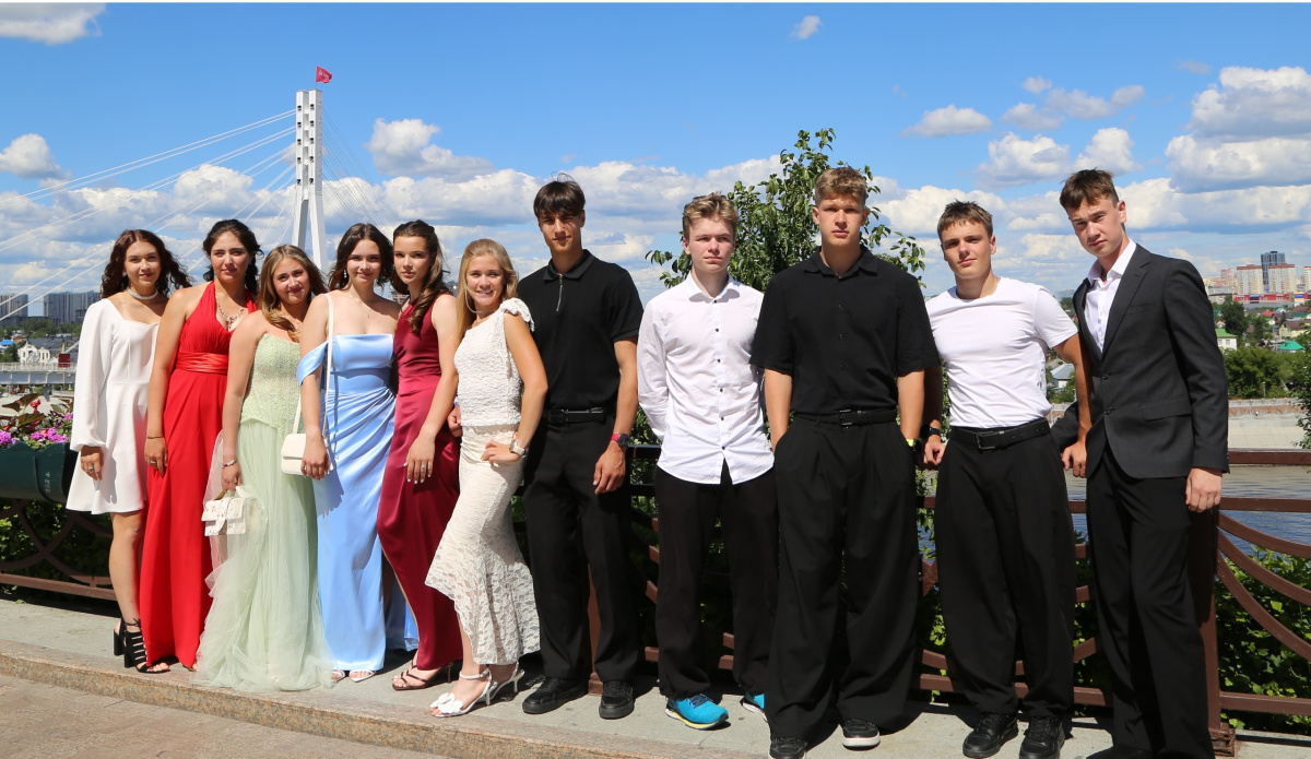 Выпускники ОСШОР Носковой 2026. Фотосессия в городе!