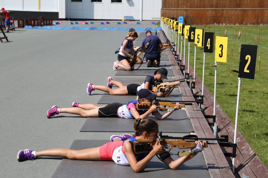 На Чемпионате мира IBU Санникова  и Новопашин вошли в десятку