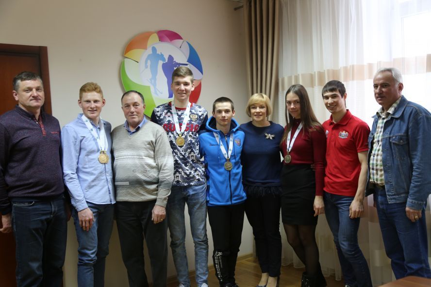 Чемпионы вернулись домой!